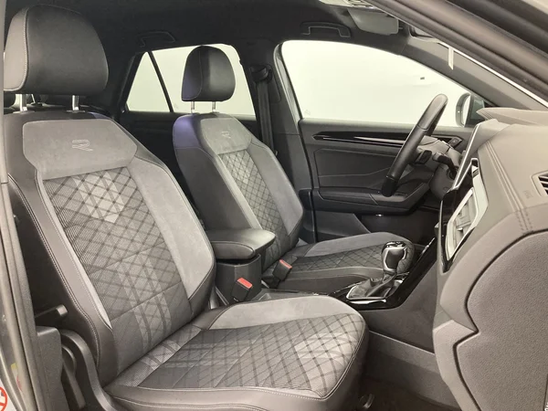 VOLKSWAGEN T-Roc (2022) — foto 27 van 35
