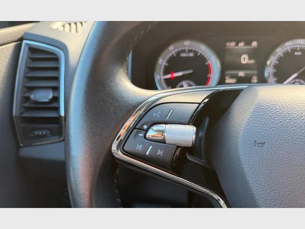 Skoda Karoq (2022) — foto 13 van 29
