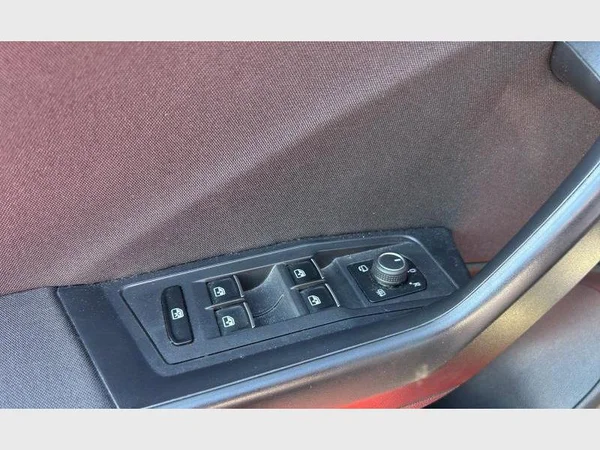 Volkswagen T-Roc (2021) — foto 20 van 29