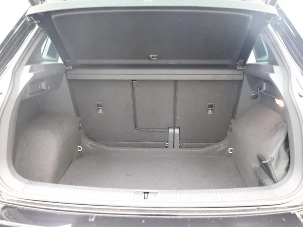 VOLKSWAGEN Tiguan (2021) — foto 4 van 21