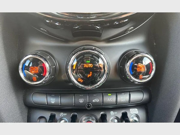 MINI Mini Cabriolet (2021) — foto 13 van 26