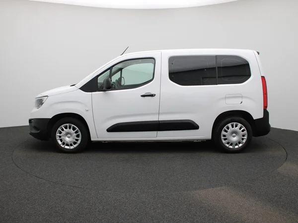 Opel Combo Life (2022) — foto 33 van 37