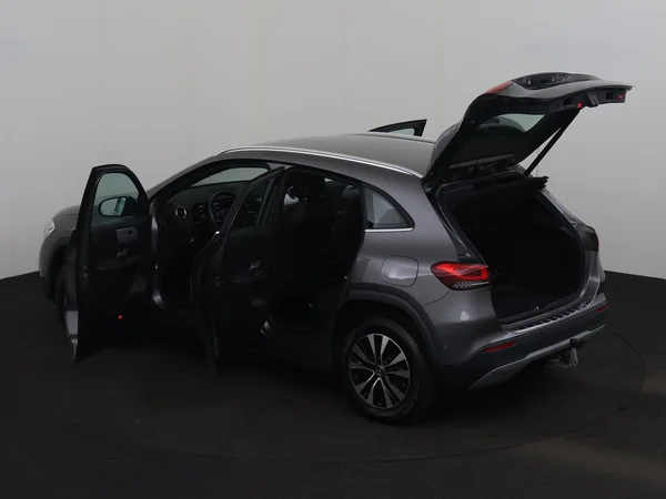 MERCEDES GLA 250 (2022) — foto 33 van 34