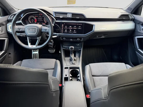 AUDI Q3 Sportback (2023) — foto 14 van 15