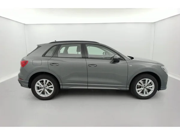 AUDI Q3 PHEV (2022) — foto 28 van 36