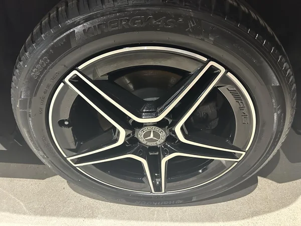 Mercedes-Benz GLA (2023) — foto 14 van 18