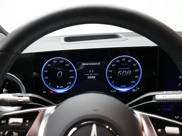 Mercedes-Benz GLB (2026) — foto 8 van 36