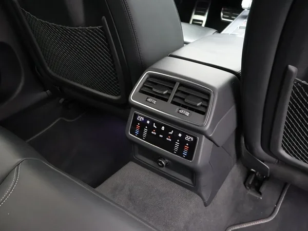 Audi A6 (2024) — foto 8 van 30