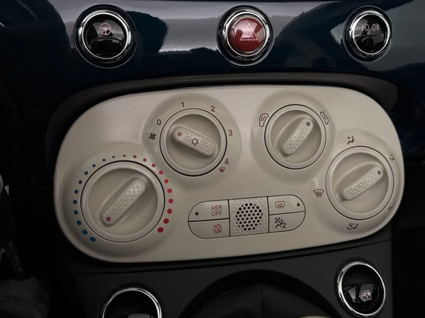 FIAT 500C (2021) — foto 17 van 25