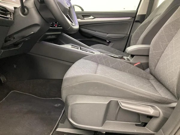 VOLKSWAGEN Golf VIII (2024) — foto 17 van 36