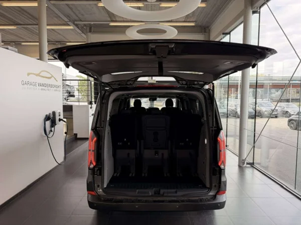 Ford Tourneo Custom — foto 22 van 24