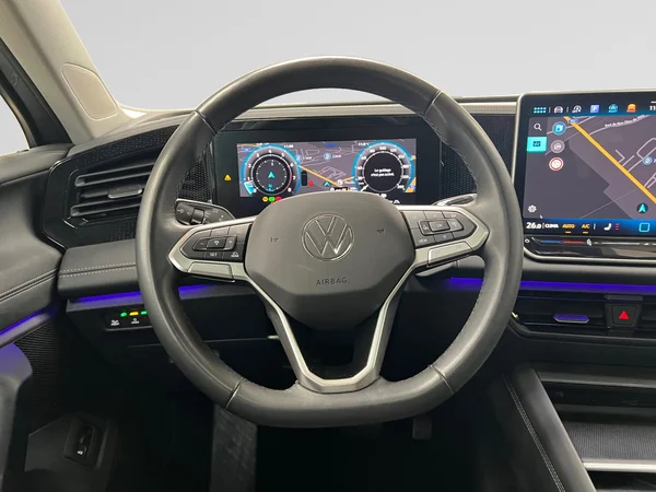 VOLKSWAGEN Tiguan (2024) — foto 18 van 20