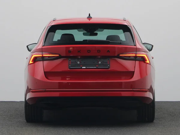 SKODA Octavia SW (2024) — foto 17 van 20