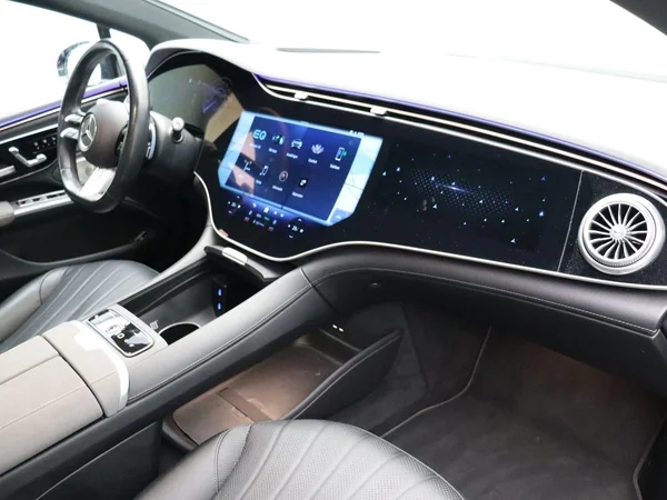 Mercedes-Benz EQS (2023) — foto 28 van 38