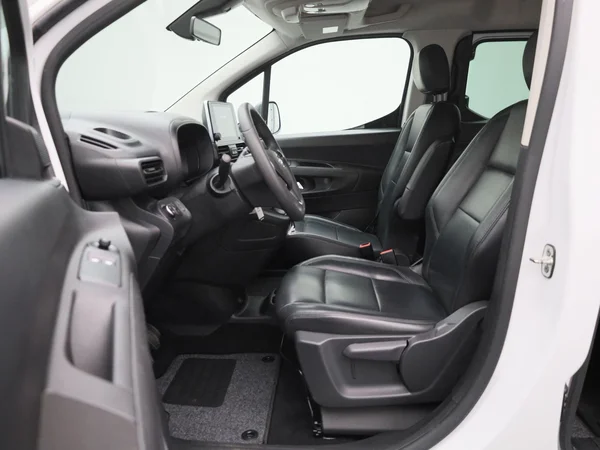 Opel Combo Life (2023) — foto 5 van 34
