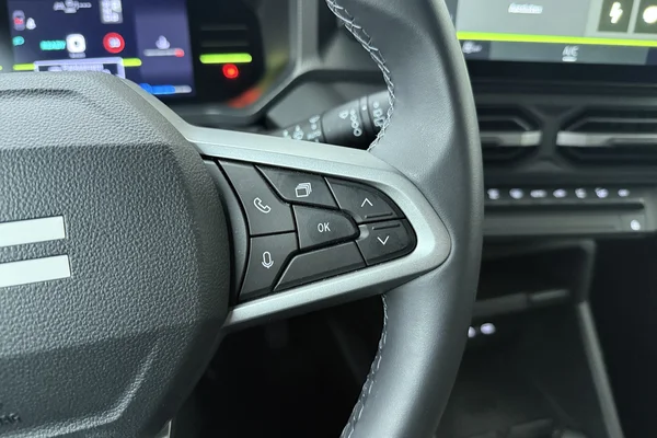 Dacia Duster Hybrid (HEV) (2026) — foto 7 van 16