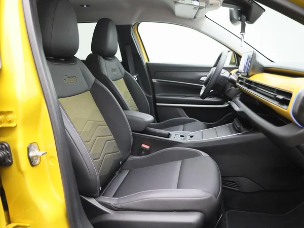 Jeep Avenger (2024) — foto 2 van 25