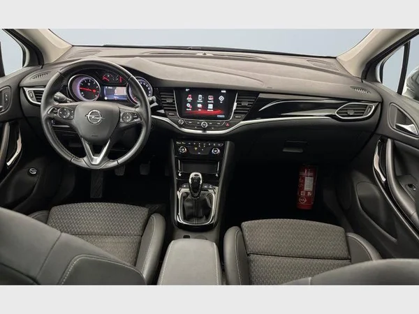 Opel Astra Sports Tourer (2019) — foto 2 van 25