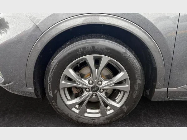 Ford Kuga (2021) — foto 21 van 28