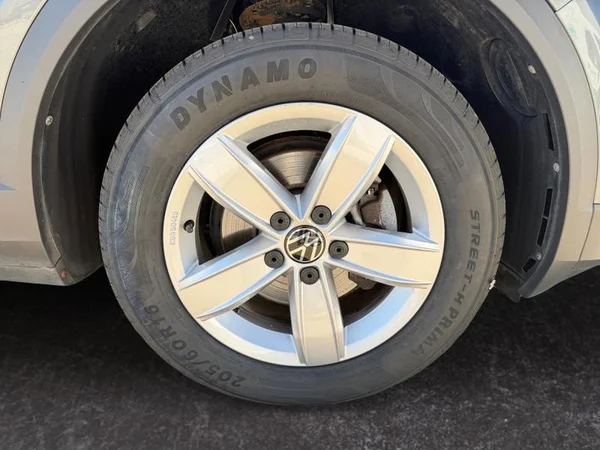 VOLKSWAGEN T-Roc (2019) — foto 2 van 24