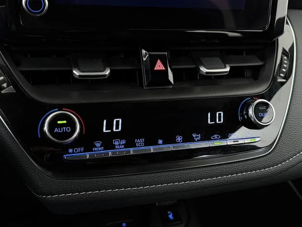TOYOTA Corolla (2022) — foto 18 van 28