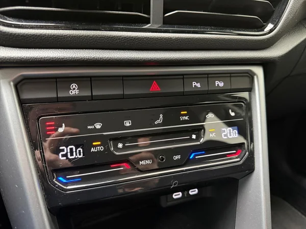 VOLKSWAGEN T-Roc (2023) — foto 15 van 15
