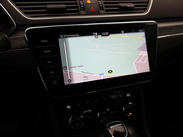 SKODA Superb Combi (2024) — foto 13 van 22