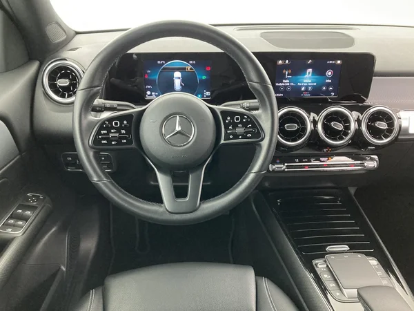 MERCEDES-BENZ GLB 180 (2022) — foto 5 van 36