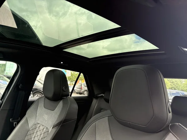 VOLKSWAGEN T-Roc (2025) — foto 9 van 23