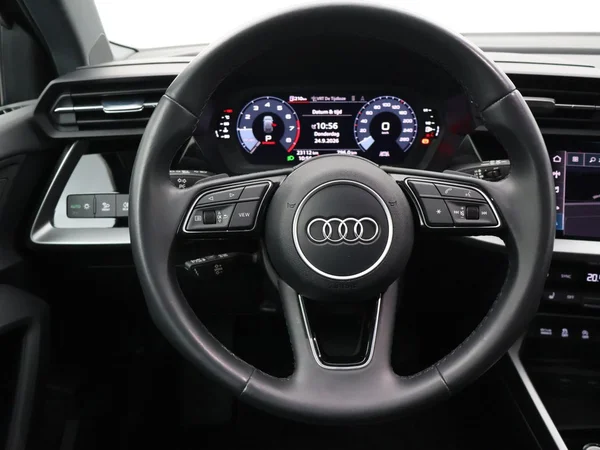 AUDI A3 Sportback (2022) — foto 4 van 30