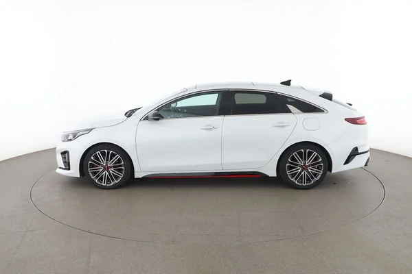 Kia pro_cee'd (2021) — foto 9 van 16