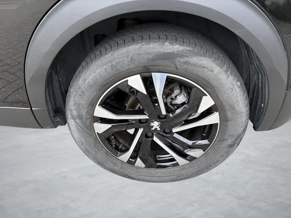 Peugeot 2008 (2021) — foto 2 van 20
