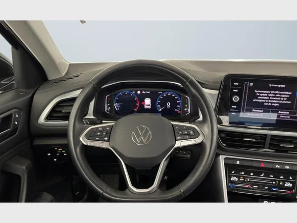 Volkswagen T-Roc (2023) — foto 4 van 22
