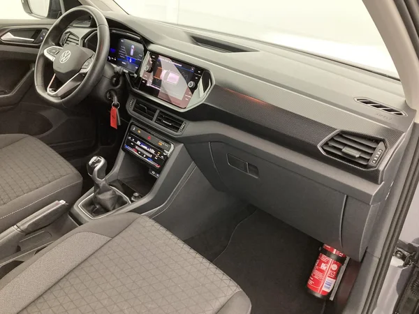 VOLKSWAGEN T-Cross (2023) — foto 34 van 36
