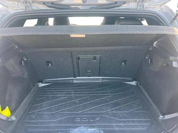 VOLKSWAGEN Golf VIII Dsl (2022) — foto 9 van 25