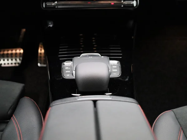 Mercedes-Benz CLA (2022) — foto 2 van 45