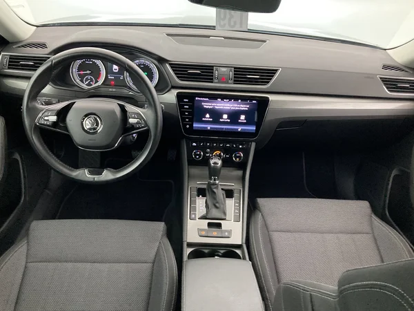 SKODA Superb Combi (2020) — foto 7 van 36