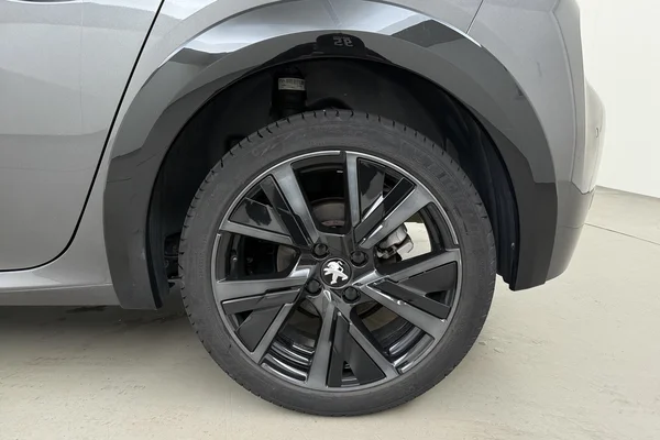 Peugeot 208 (2023) — foto 16 van 19