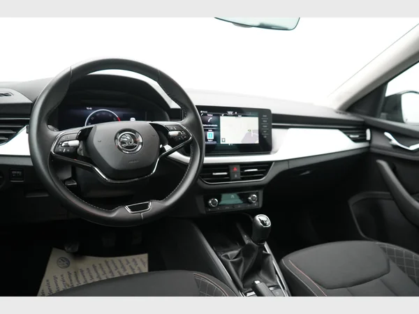 SKODA Kamiq (2023) — foto 7 van 28