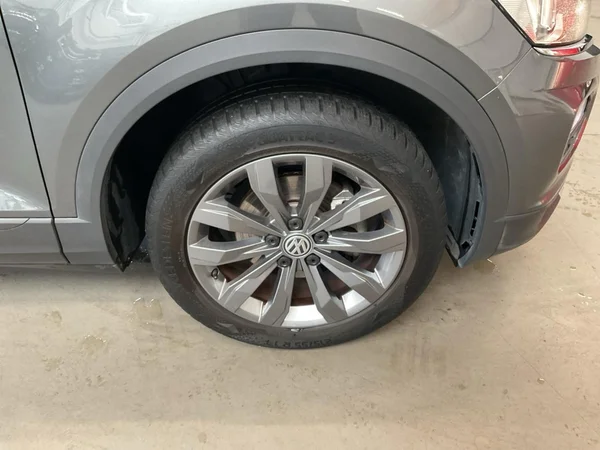 VOLKSWAGEN T-Roc (2019) — foto 38 van 51