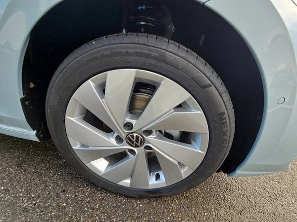 VOLKSWAGEN Golf VIII (2025) — foto 15 van 24