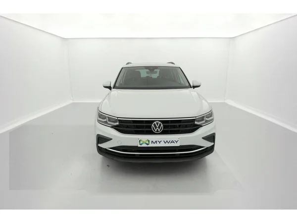 VOLKSWAGEN Tiguan (2021) — foto 12 van 36