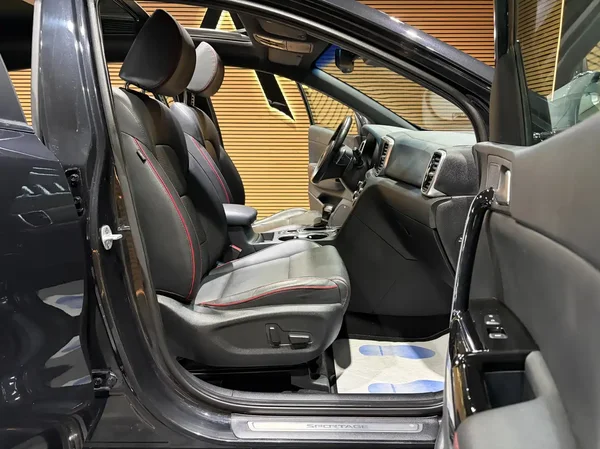 Kia Sportage (2019) — foto 13 van 28
