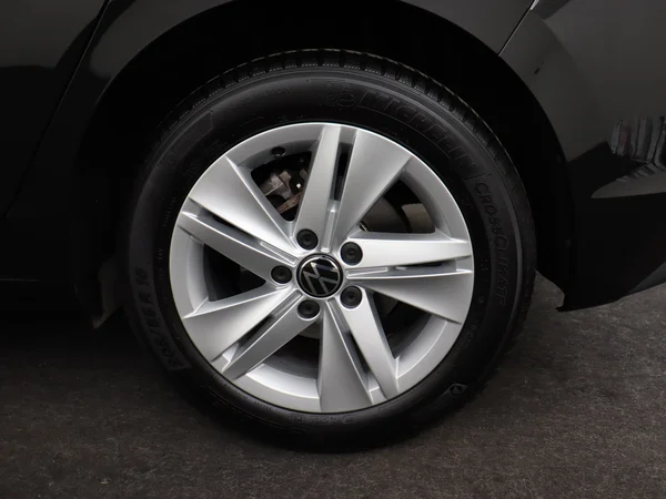 VOLKSWAGEN Golf (2024) — foto 7 van 28
