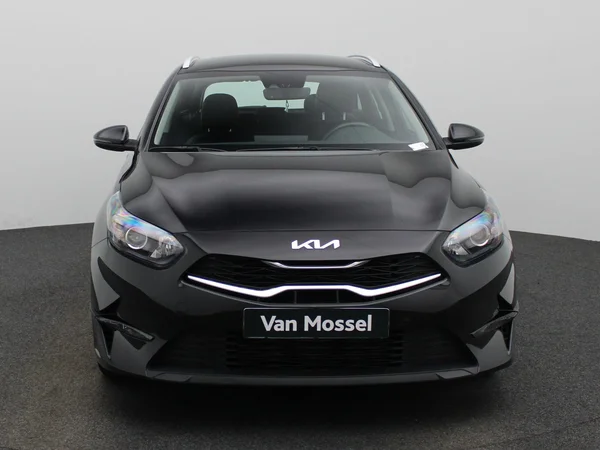 Kia cee'd (2023) — foto 23 van 41