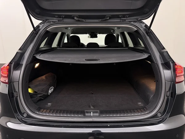 KIA Cee'd (2022) — foto 8 van 30