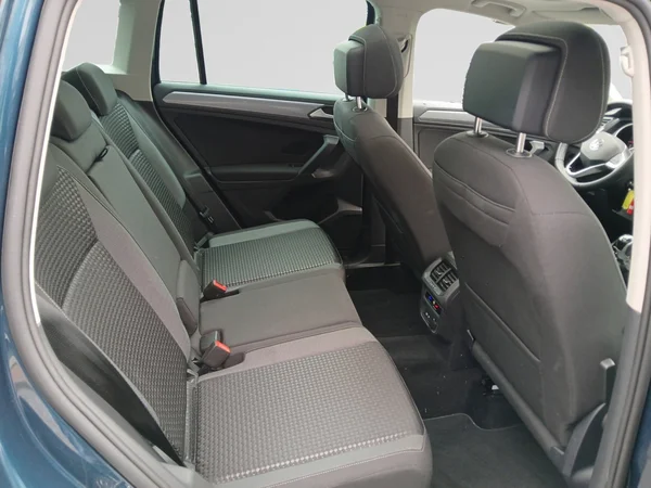 VOLKSWAGEN Tiguan (2023) — foto 7 van 19