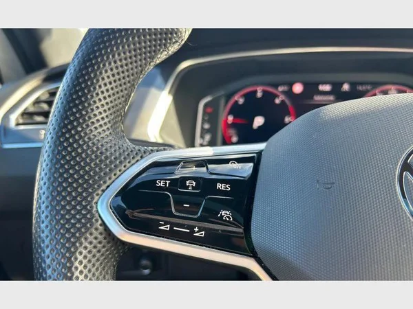 Volkswagen Tiguan Allspace (2022) — foto 16 van 33