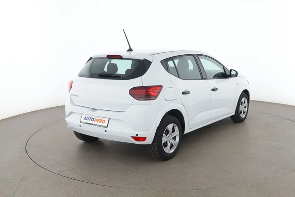 Dacia Sandero (2024) — foto 12 van 16