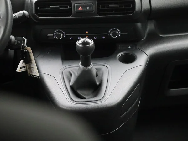 Peugeot Partner (2021) — foto 4 van 37